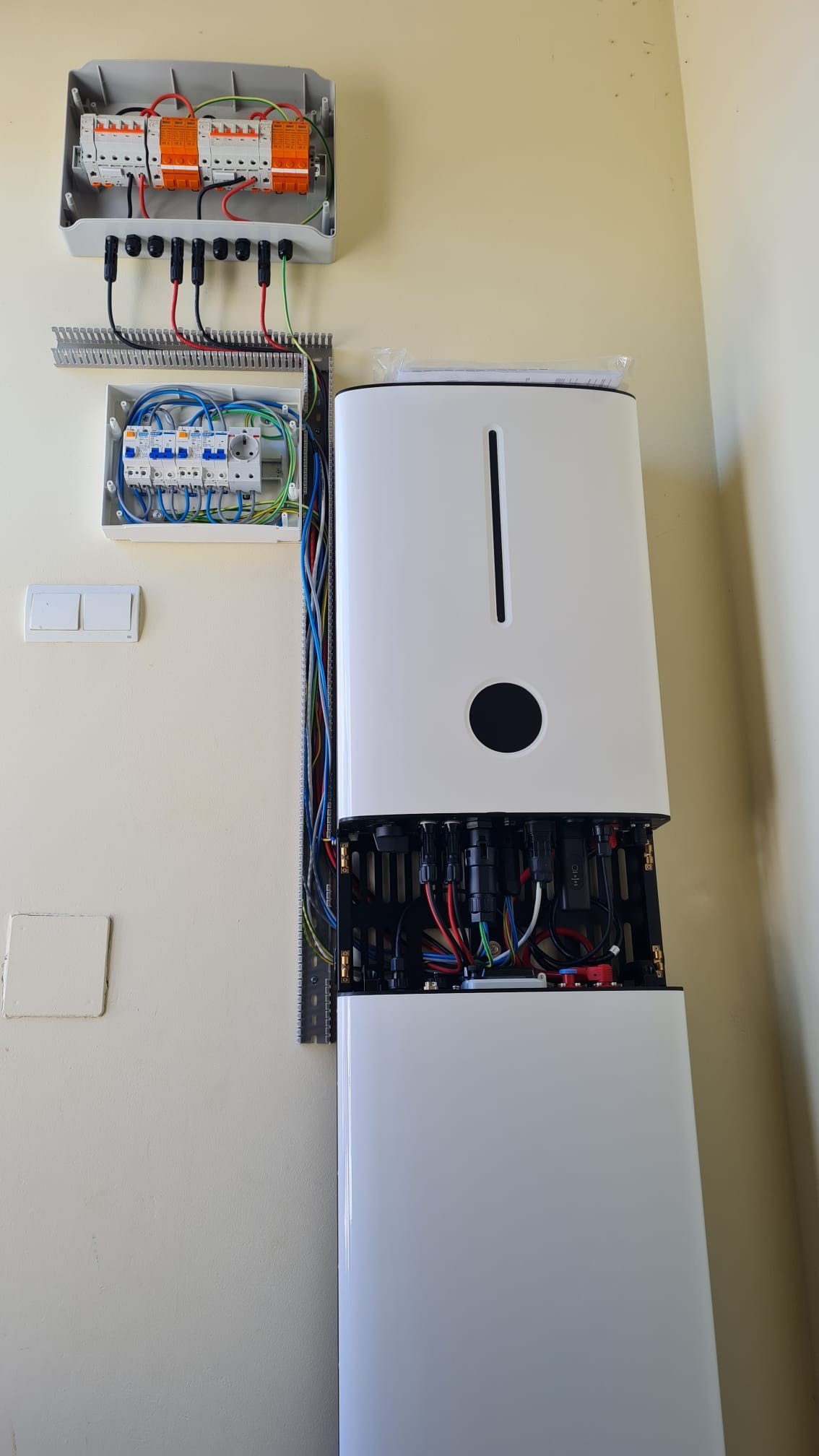 Inversor hibrido 5 Kw Inversor todo en uno Livoltek